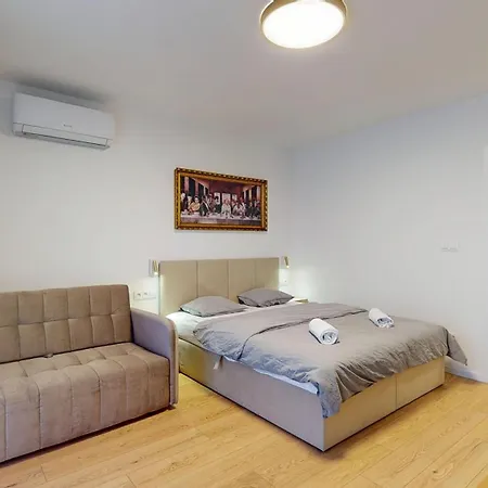 New By Nivy & Bus Station W Ac アパート ブラチスラヴァ