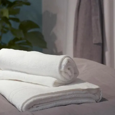 New By Nivy & Bus Station W Ac * ブラチスラヴァ